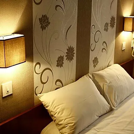 Du Touring Hotel